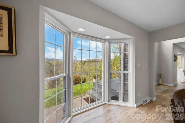 235 Petersburg View DR, Marshall, NC 28753