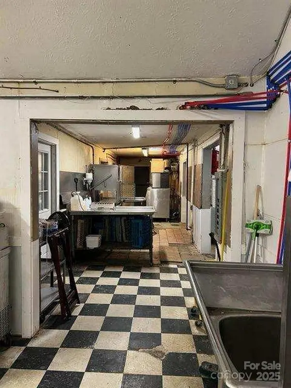 508 W State ST, Black Mountain, NC 28711