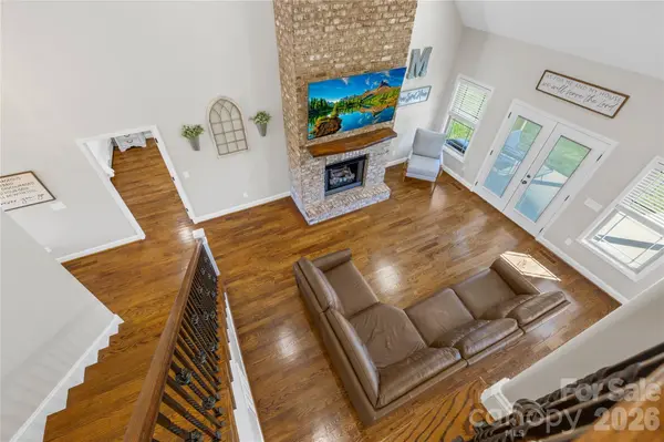 895 Oak Ridge Farms CIR, Newton, NC 28658