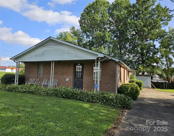 105 Marble RD, Statesville, NC 28625