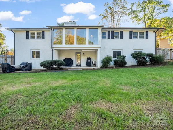 2115 N Stoney View CT, Hendersonville, NC 28792