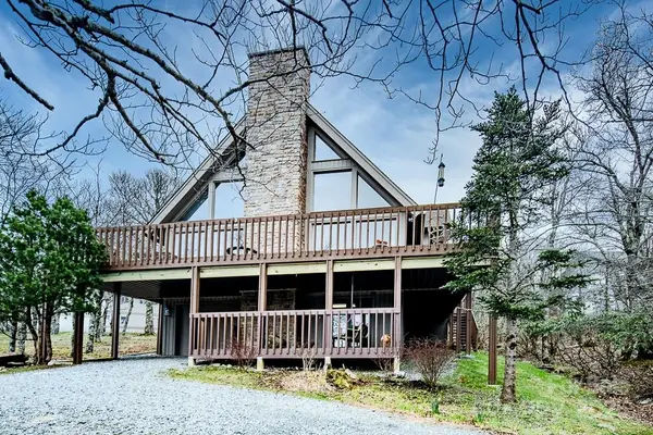 130 Skiway CIR, Beech Mountain, NC 28604