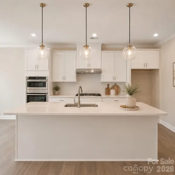 4028 Hidden Oaks DR, Charlotte, NC 28205