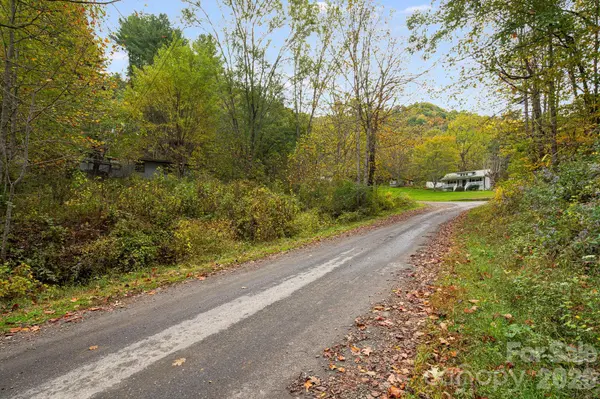 211 Evergreen RD, Burnsville, NC 28714