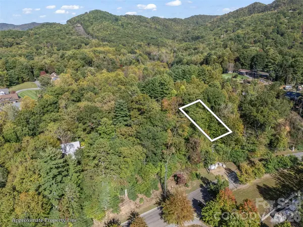 6 Whitman LN, Black Mountain, NC 28711