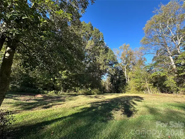 000 Courtney- Huntsville RD #3, Yadkinville, NC 27055