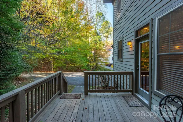 4 Yellow Owl CT, Biltmore Lake, NC 28715