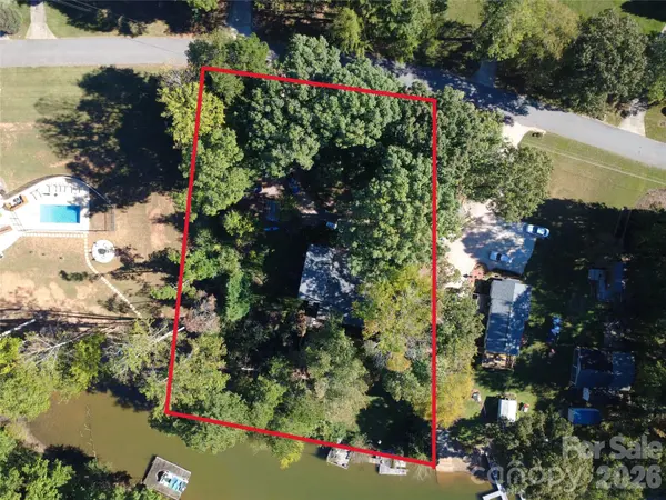 137 Hideaway LN, Mooresville, NC 28117