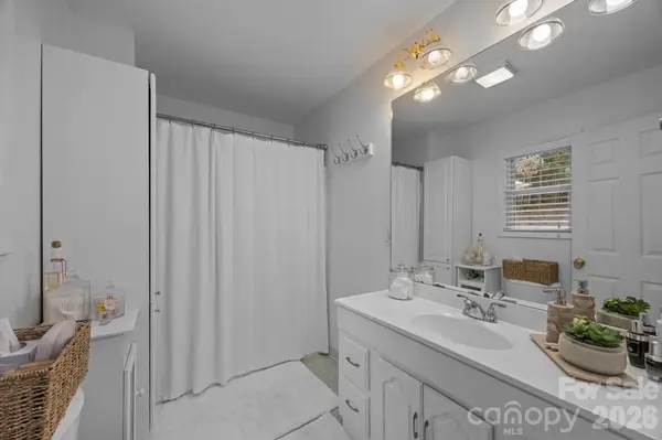 124 Lytle Cove RD, Swannanoa, NC 28778