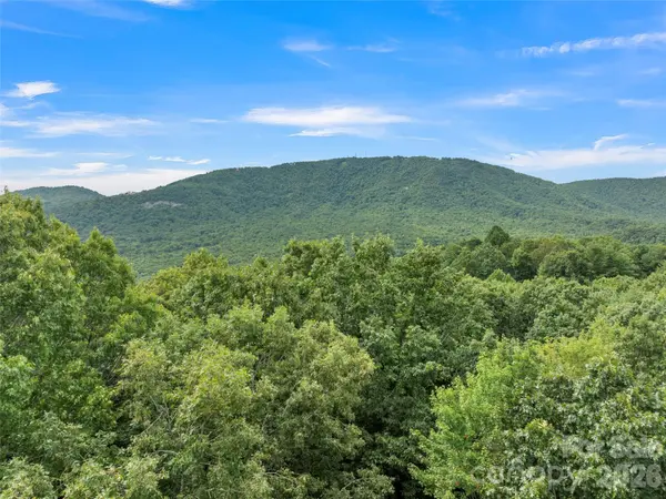 812 Crab Creek RD, Hendersonville, NC 28739