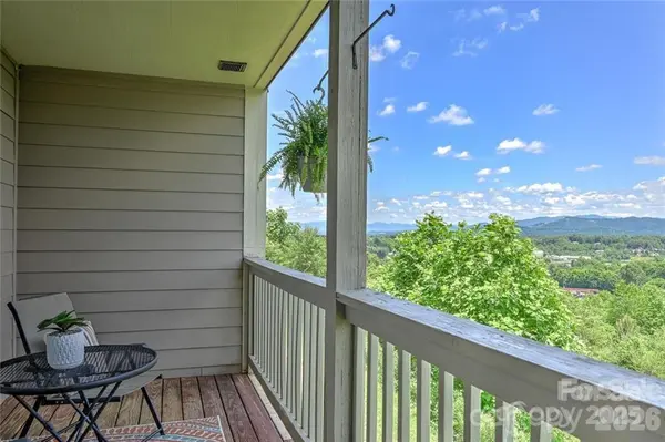 29 Rotunda CIR, Asheville, NC 28806