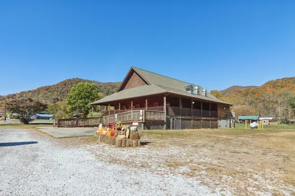 3434 Soco RD, Maggie Valley, NC 28751