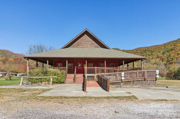3434 Soco RD, Maggie Valley, NC 28751