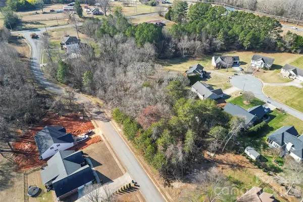 1625 Summerlin PL, Newton, NC 28658