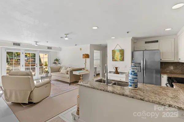 429 Bowling Park RD, Asheville, NC 28803