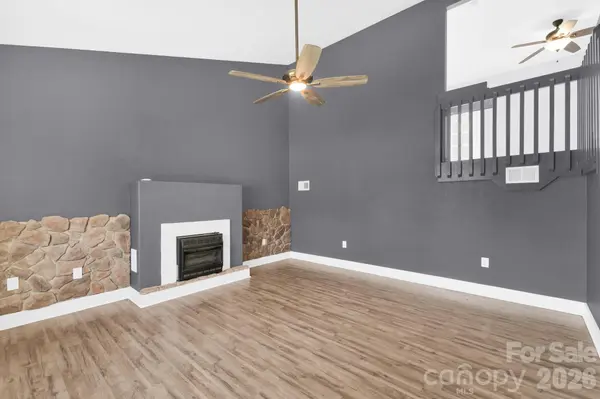 311 N Meadow DR, Morganton, NC 28655