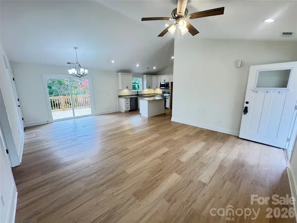 1205 Summerhill ST SW, Lenoir, NC 28645