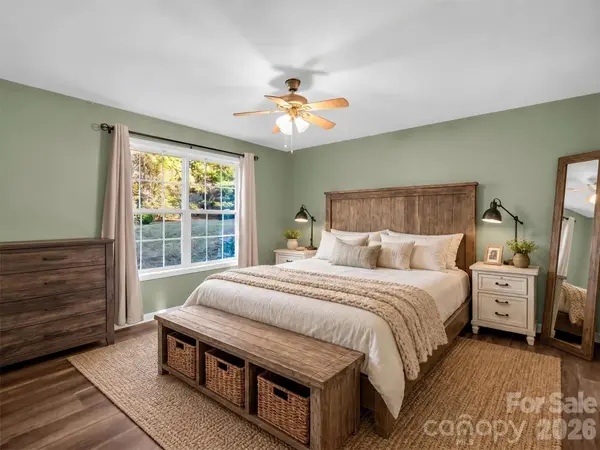 663 Landrum RD, Columbus, NC 28722