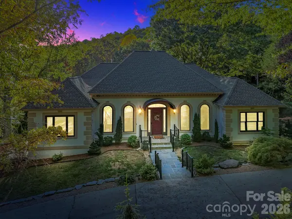 31 Ridge DR S, Hendersonville, NC 28739