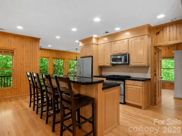 7255 Laurel Hill DR, Newland, NC 28657