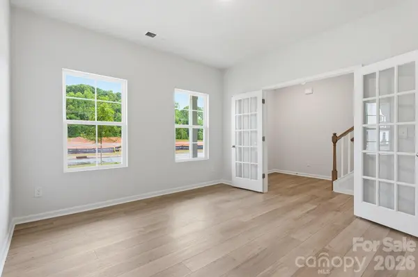 954 Leyna CT, Newton, NC 28658