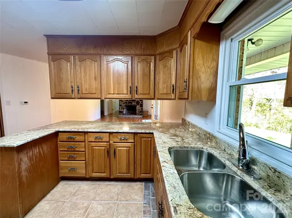 208 Murdock RD, Bakersville, NC 28705