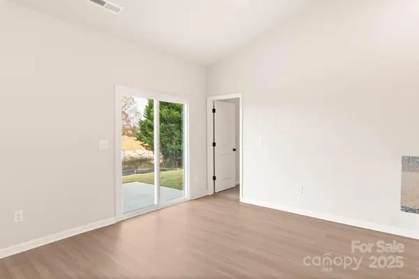 3337 Strong Box LN, Gastonia, NC 28052