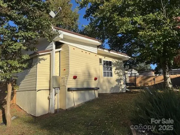 314 Lake Tillery TRL #74/75E, Mount Gilead, NC 27306
