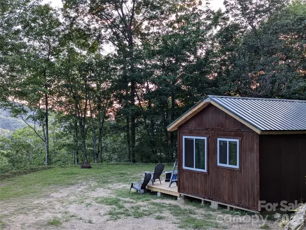 241 Bloom TRL, Sylva, NC 28779