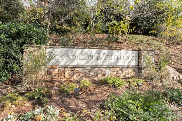 43 Summit Tower CIR, Asheville, NC 28804