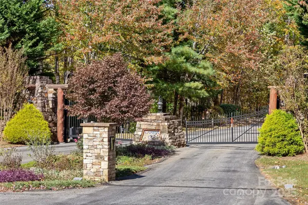 38 Attica Falls TRL, Black Mountain, NC 28711
