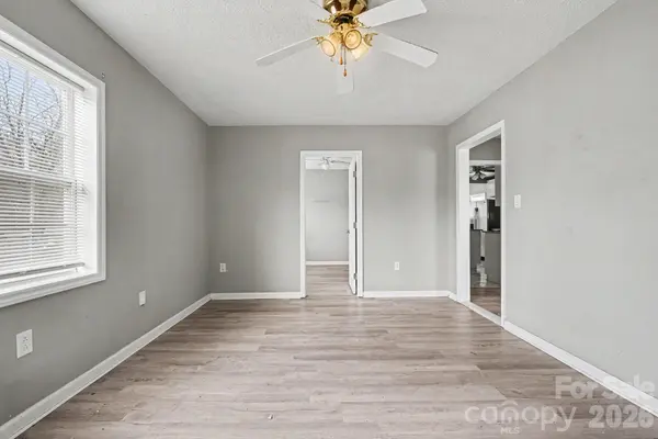 9501 Misenheimer RD, Charlotte, NC 28215