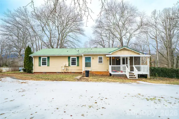 52 E Miller ST, Columbus, NC 28722