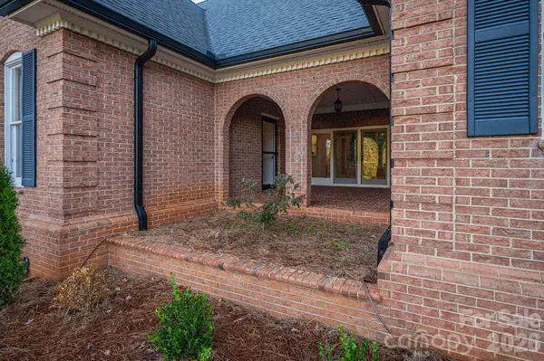 208 Hollow RD, Lincolnton, NC 28092