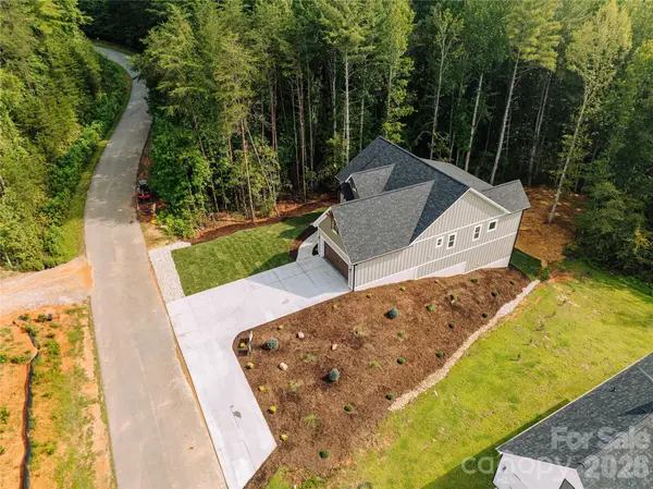 2031 Piper Ridge DR, Lenoir, NC 28645