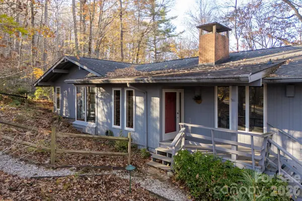 250 Butternut LN, Brevard, NC 28712