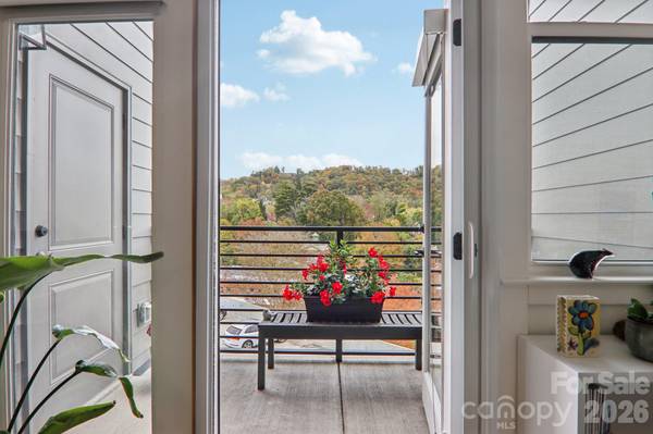 55 S Market ST #407, Asheville, NC 28801