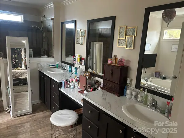 415 Rovingwood DR, Waynesville, NC 28786