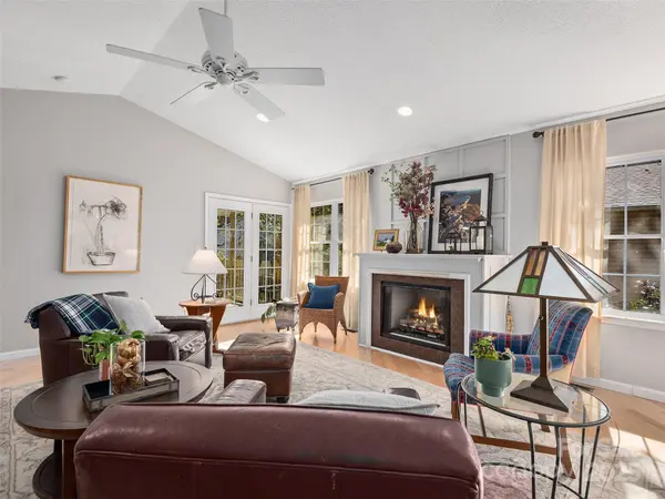 111 Wildwood Forest LN, Mills River, NC 28759