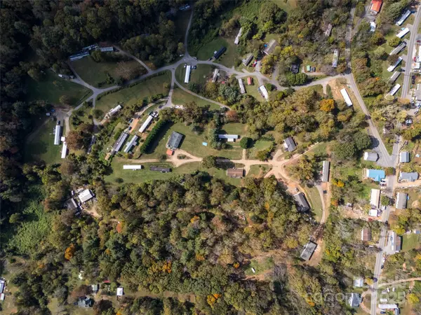 18 Hat Creek DR, Asheville, NC 28806