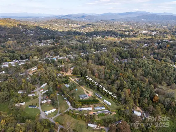 18 Hat Creek DR, Asheville, NC 28806
