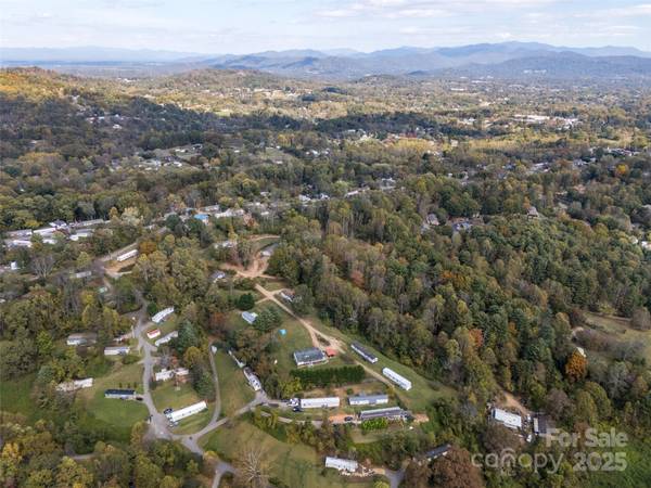 17 Hat Creek DR, Asheville, NC 28806
