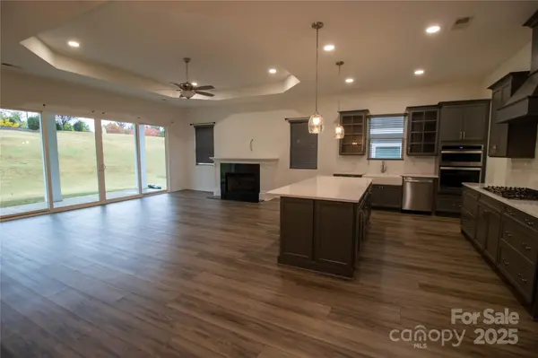 6642 Star DR, Sherrills Ford, NC 28673