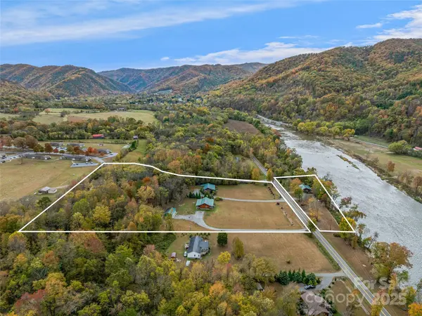 1640, 1641, 1642 River RD, Hot Springs, NC 28743