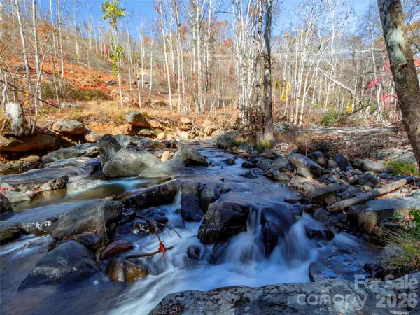 90 Rogers Creek DR, Bakersville, NC 28705