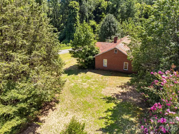 211 Luckadoo RD, Bostic, NC 28018