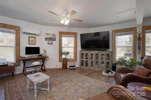 23 N 226 HWY, Bakersville, NC 28705