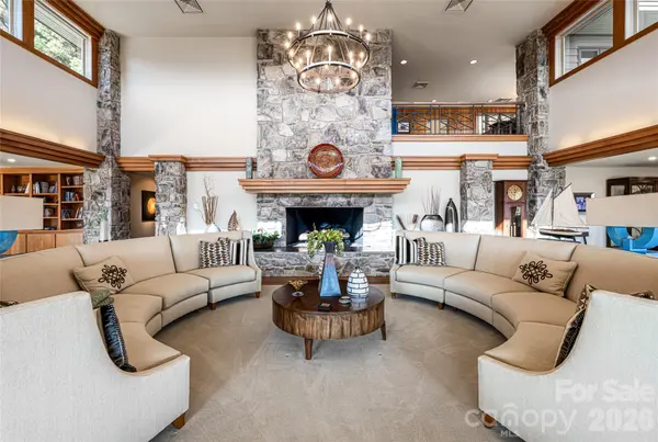 820 Laurel Ridge DR, Waynesville, NC 28786