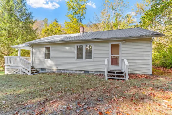 96 Thompson RD, Spruce Pine, NC 28777