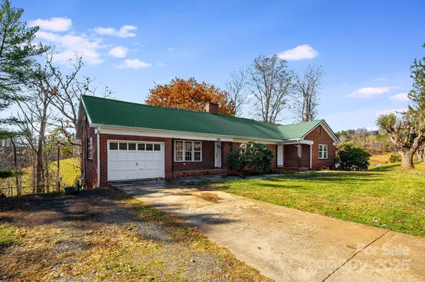 92 Parkway View RD, Mars Hill, NC 28754